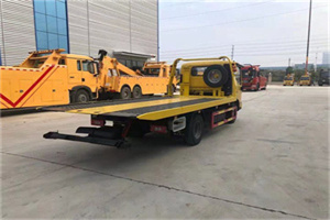 双桥非事故拖车