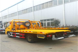 双桥附近拖车救援搭电